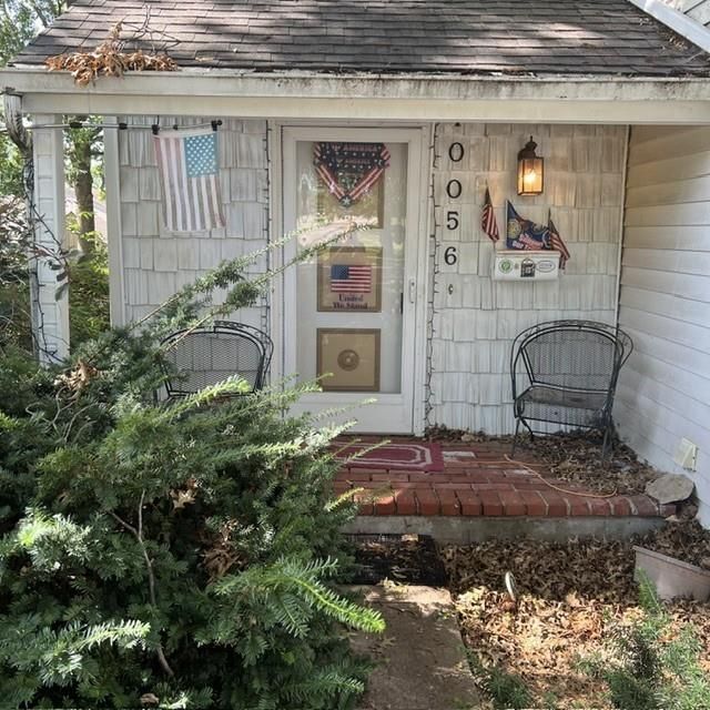 10056 N Locust Street, Kansas City, MO 64155 Main Photo