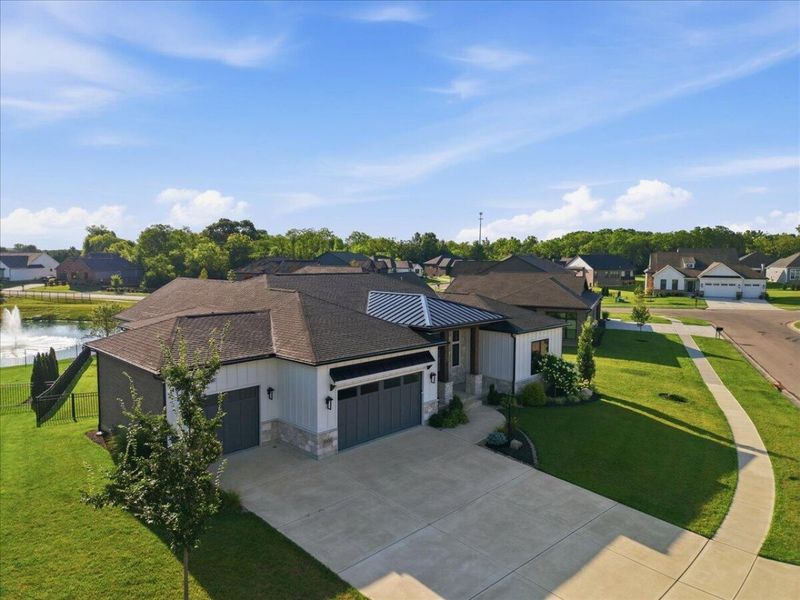 9338 Rochelle Lane, Centerville, OH 45458 Photo 2
