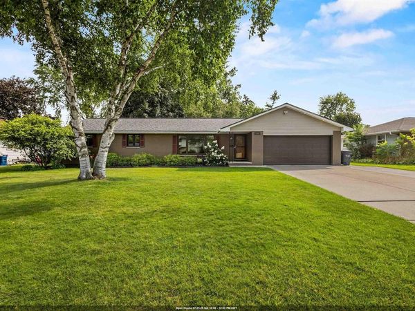 524 E BRIAR LANE, Green Bay, WI 54301