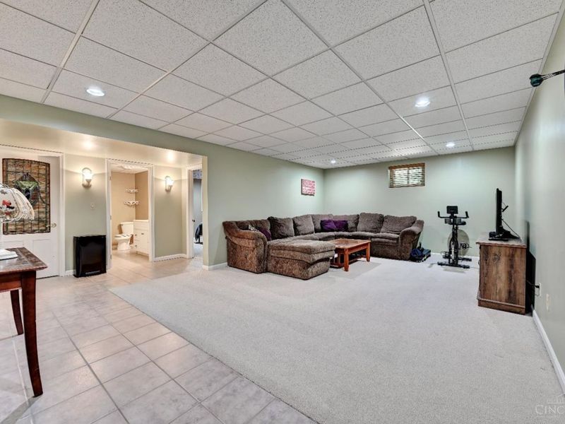 6427 Visitation Drive, Green Township, OH 45248 Photo 18