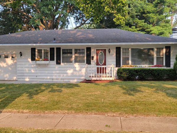 1133 N Claremont Drive, Janesville, WI 53545