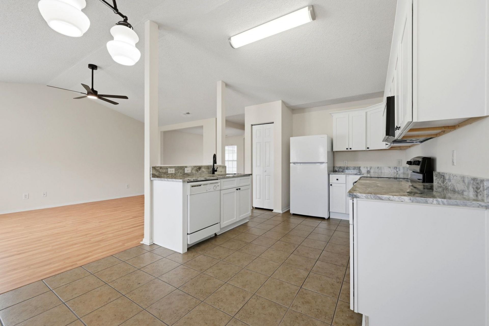 292 Bellegrove Dr. Photo 14