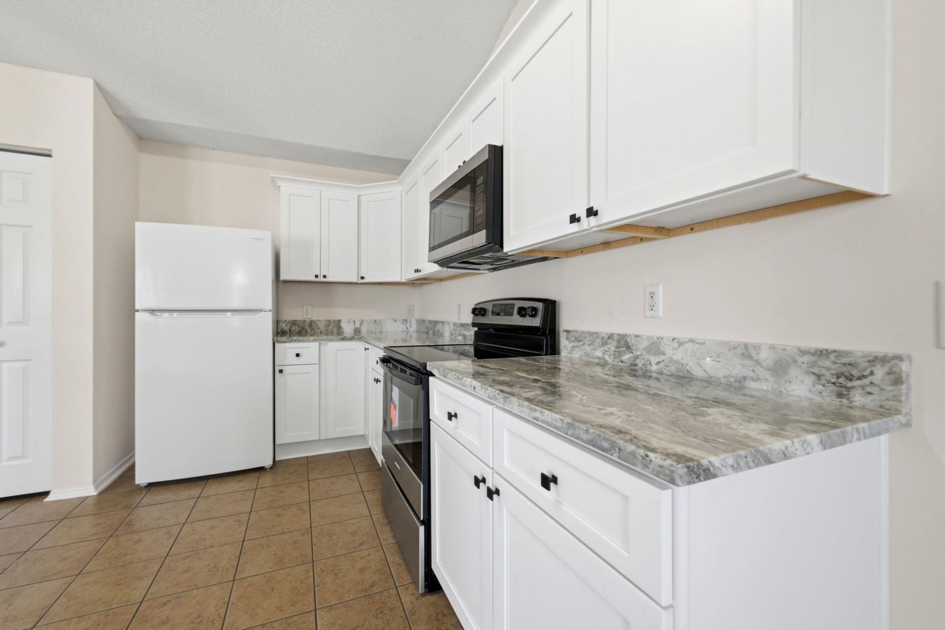 292 Bellegrove Dr. Photo 15
