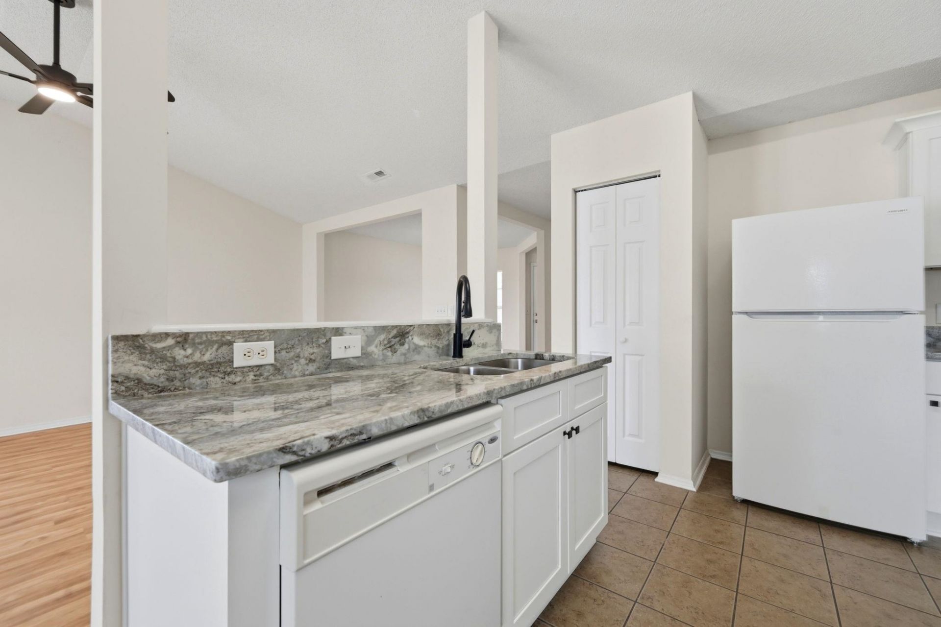 292 Bellegrove Dr. Photo 16