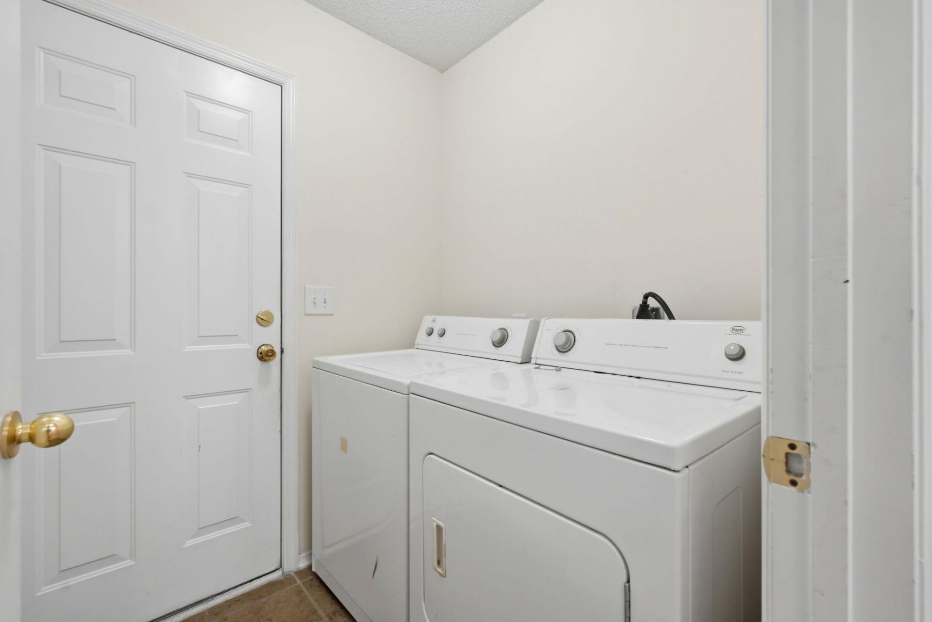 292 Bellegrove Dr. Photo 28