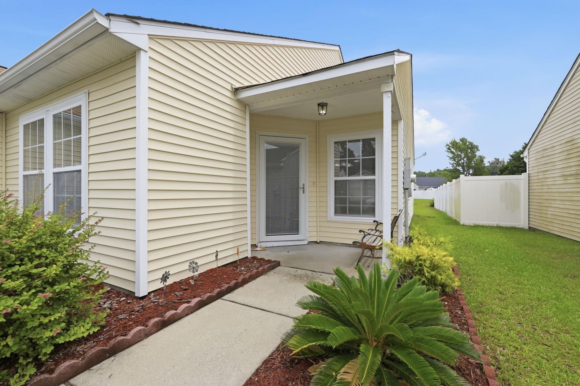 292 Bellegrove Dr. Photo 4