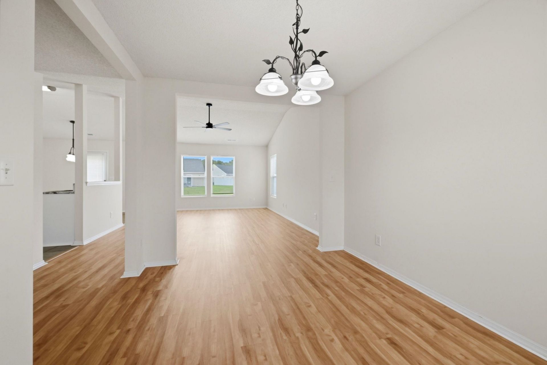 292 Bellegrove Dr. Photo 6