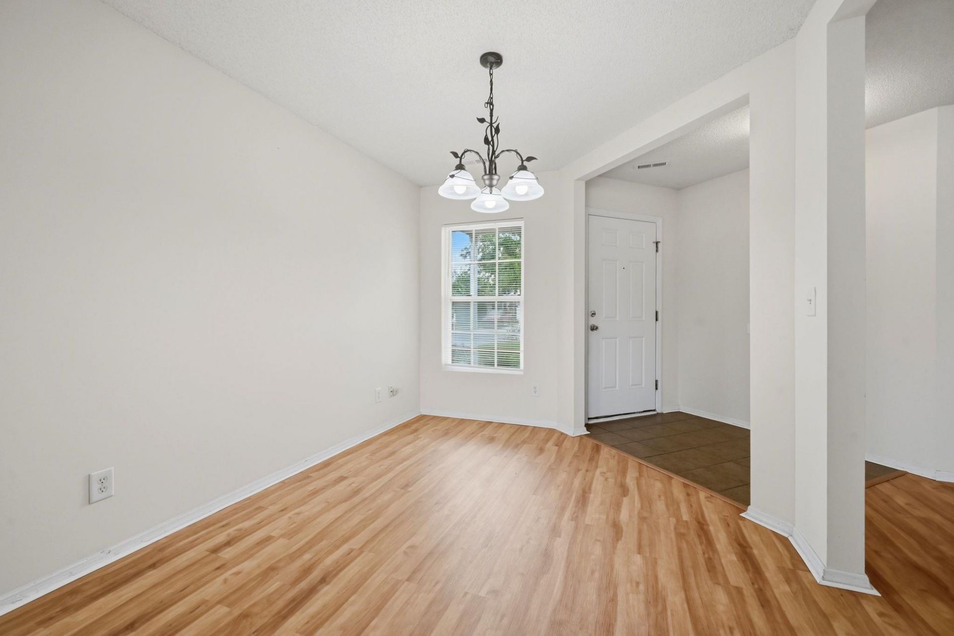 292 Bellegrove Dr. Photo 7