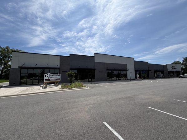 2574 Middle Road, Bettendorf, IA 52722