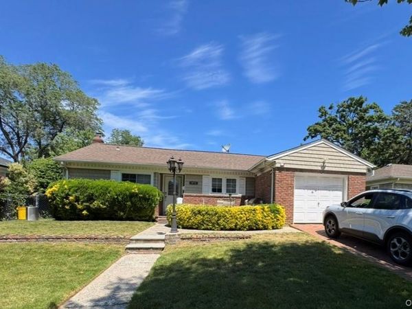 1498 Kew Avenue, Hewlett, NY 11557