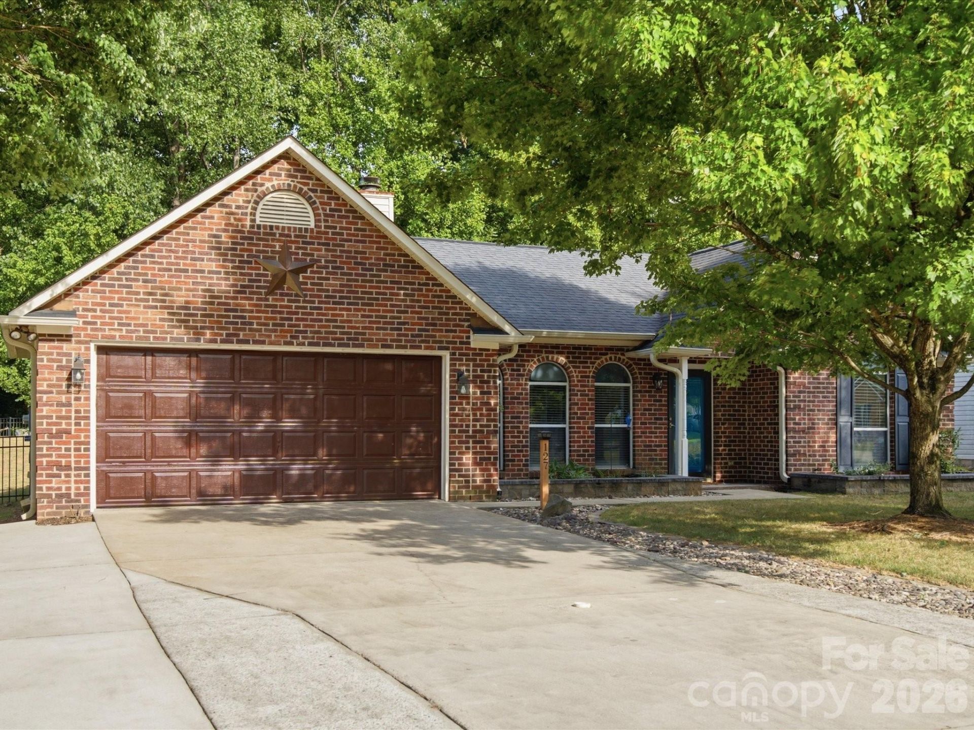 127 W Bank Drive , Charlotte, NC 28214 Main Photo