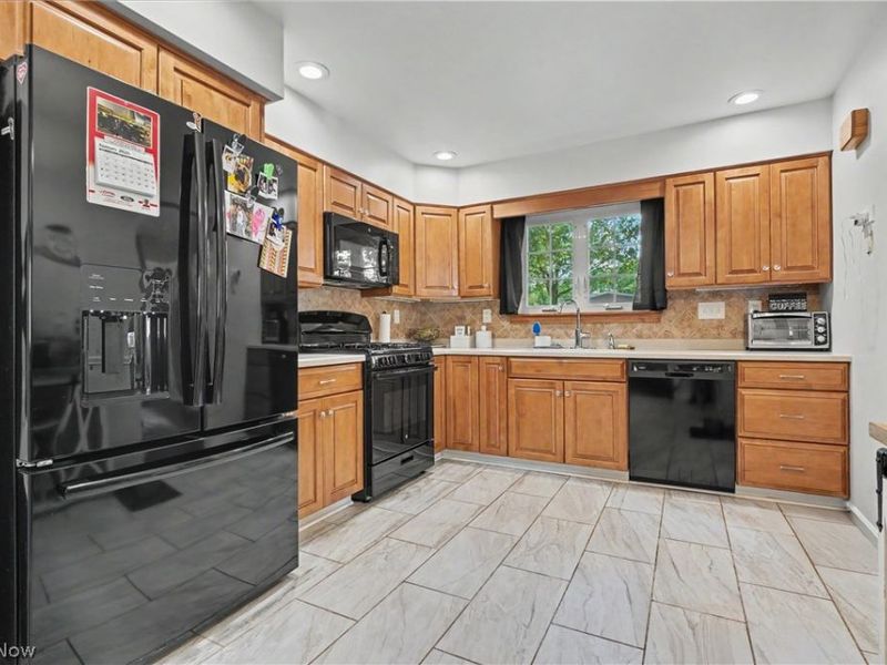 3877 Ayrshire Drive, Youngstown, OH 44511 Photo 2