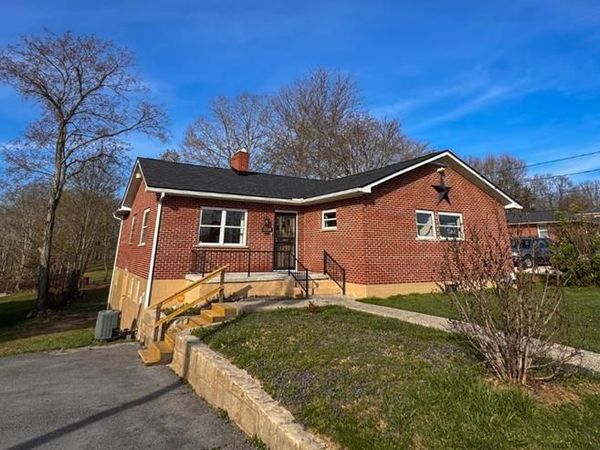 2228 S Kanawha St, BECKLEY, WV 25801