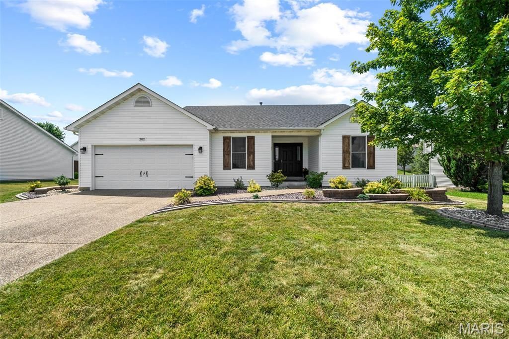 202 Schmittgens Drive , Wentzville, MO 63385 Main Photo