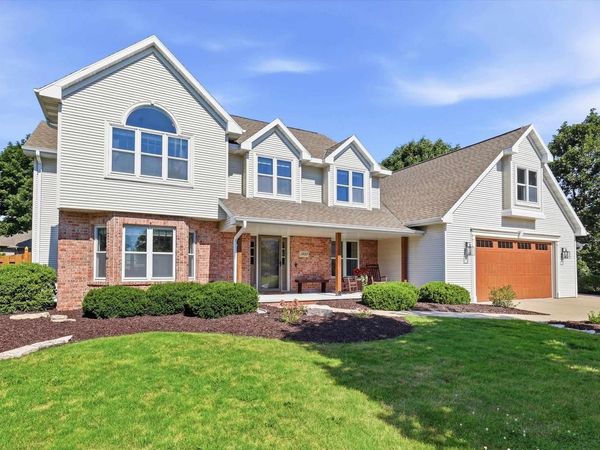 1900 LITTLE VALLEY COURT, De Pere, WI 54115