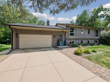 8317 W 103rd Street, Bloomington, MN 55438