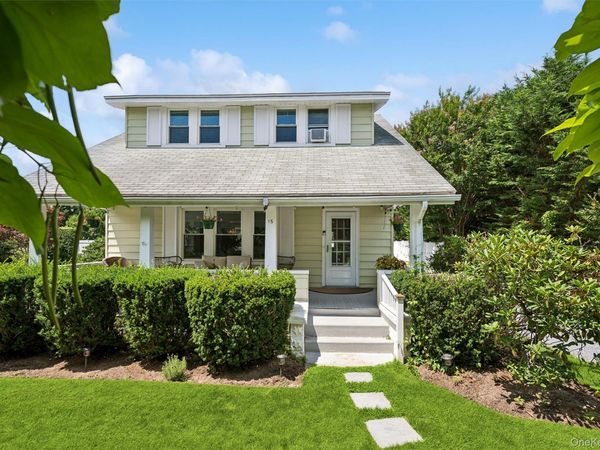 15 S Bay Avenue, Eastport, NY 11941