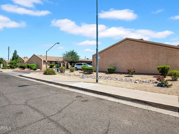 3027 E GRANDVIEW Road, Unit 1, Phoenix, AZ 85032