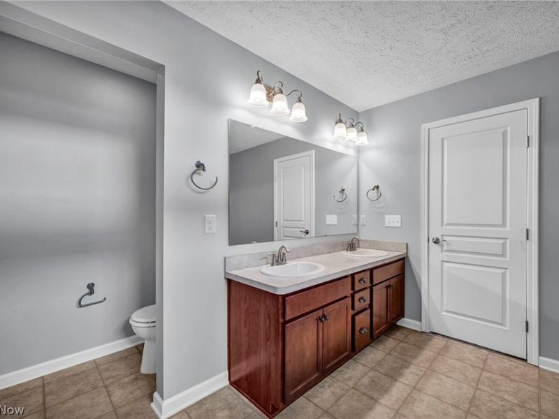 20813 North Greystone Drive, Strongsville, OH 44149 Photo 24