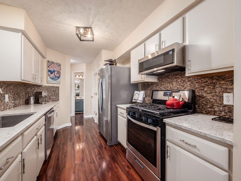 2196 Victoria Park Drive , Columbus, OH 43235 Photo 14