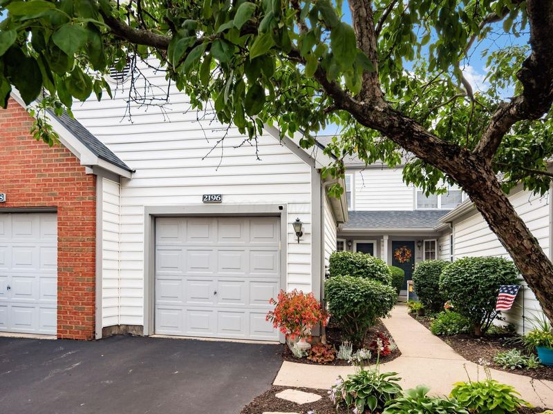 2196 Victoria Park Drive , Columbus, OH 43235 Photo 2