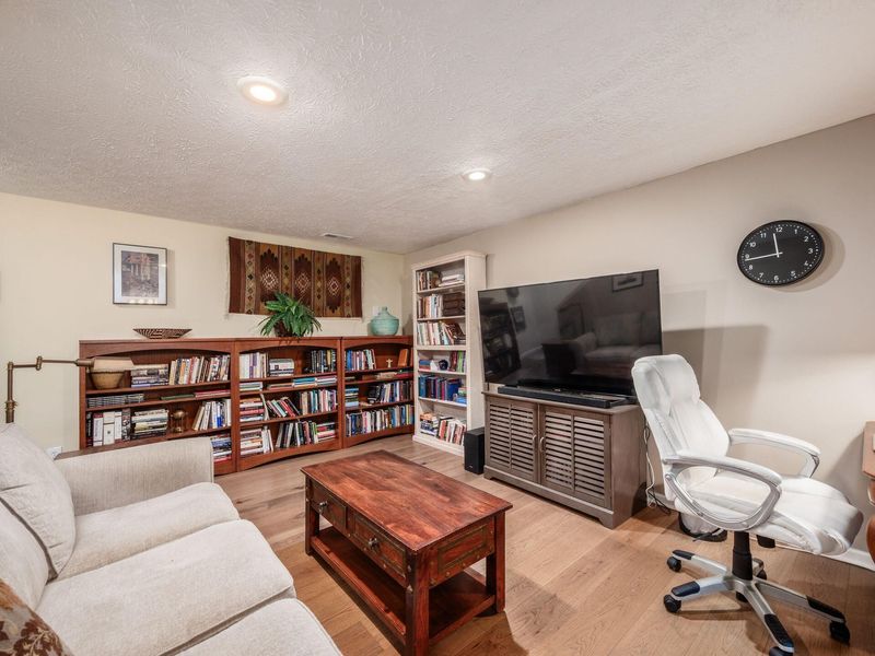 2196 Victoria Park Drive , Columbus, OH 43235 Photo 34