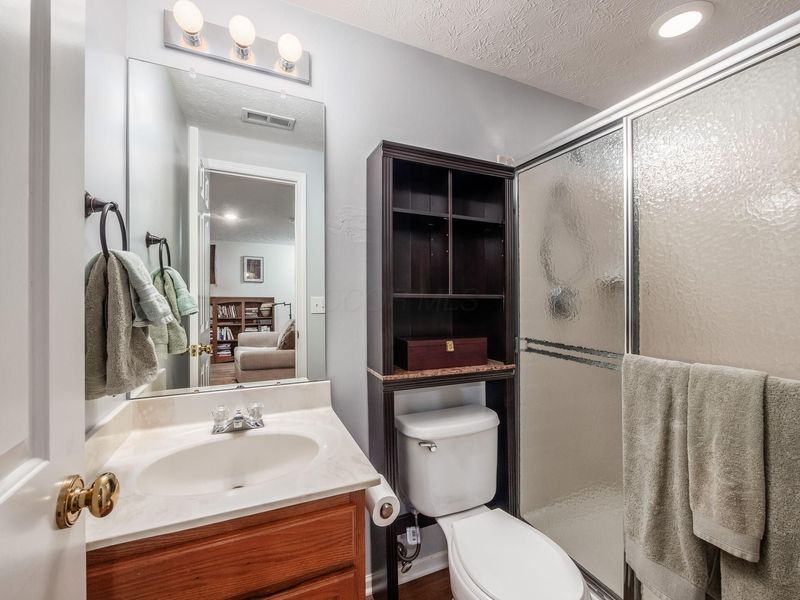2196 Victoria Park Drive , Columbus, OH 43235 Photo 35