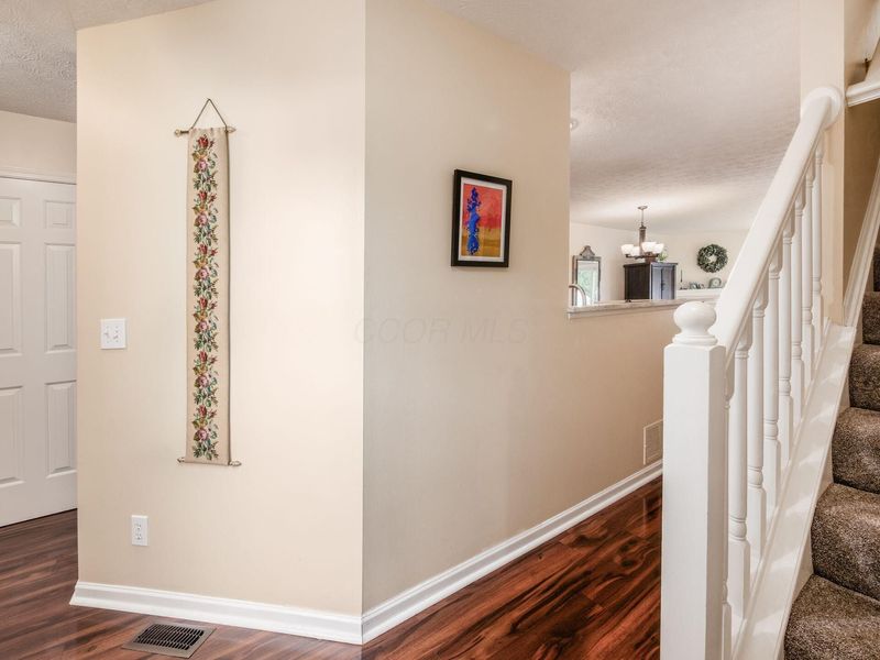 2196 Victoria Park Drive , Columbus, OH 43235 Photo 6