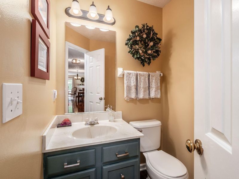2196 Victoria Park Drive , Columbus, OH 43235 Photo 8