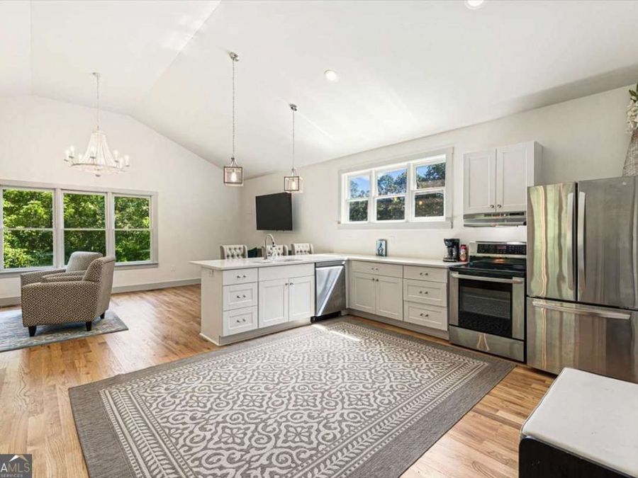 Property Image 100