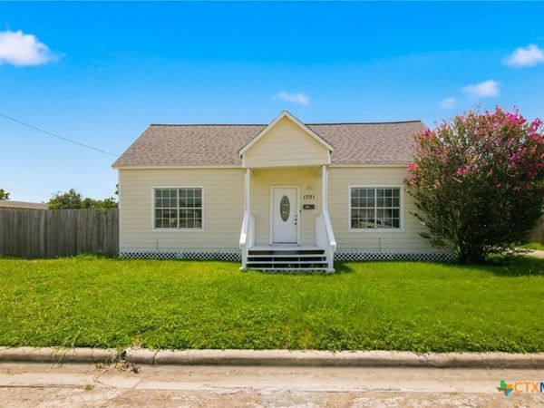 1701 N Wheeler Street , Victoria, TX 77901