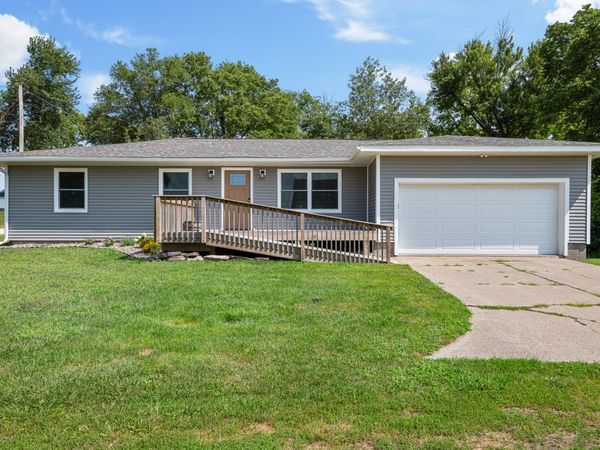 201 E Gails Street, Mccausland, IA 52758