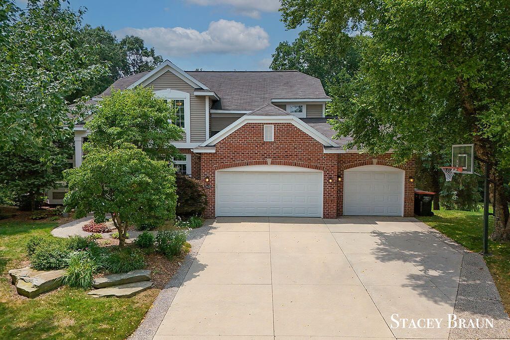 5420 Clemwood Court Se, Ada, MI 49301 Main Photo