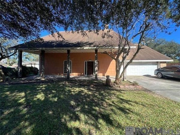 53525 Stone St, White Castle, LA 70788