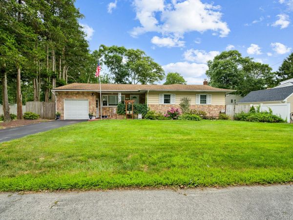 152 Parkwood Drive, Shirley, NY 11967