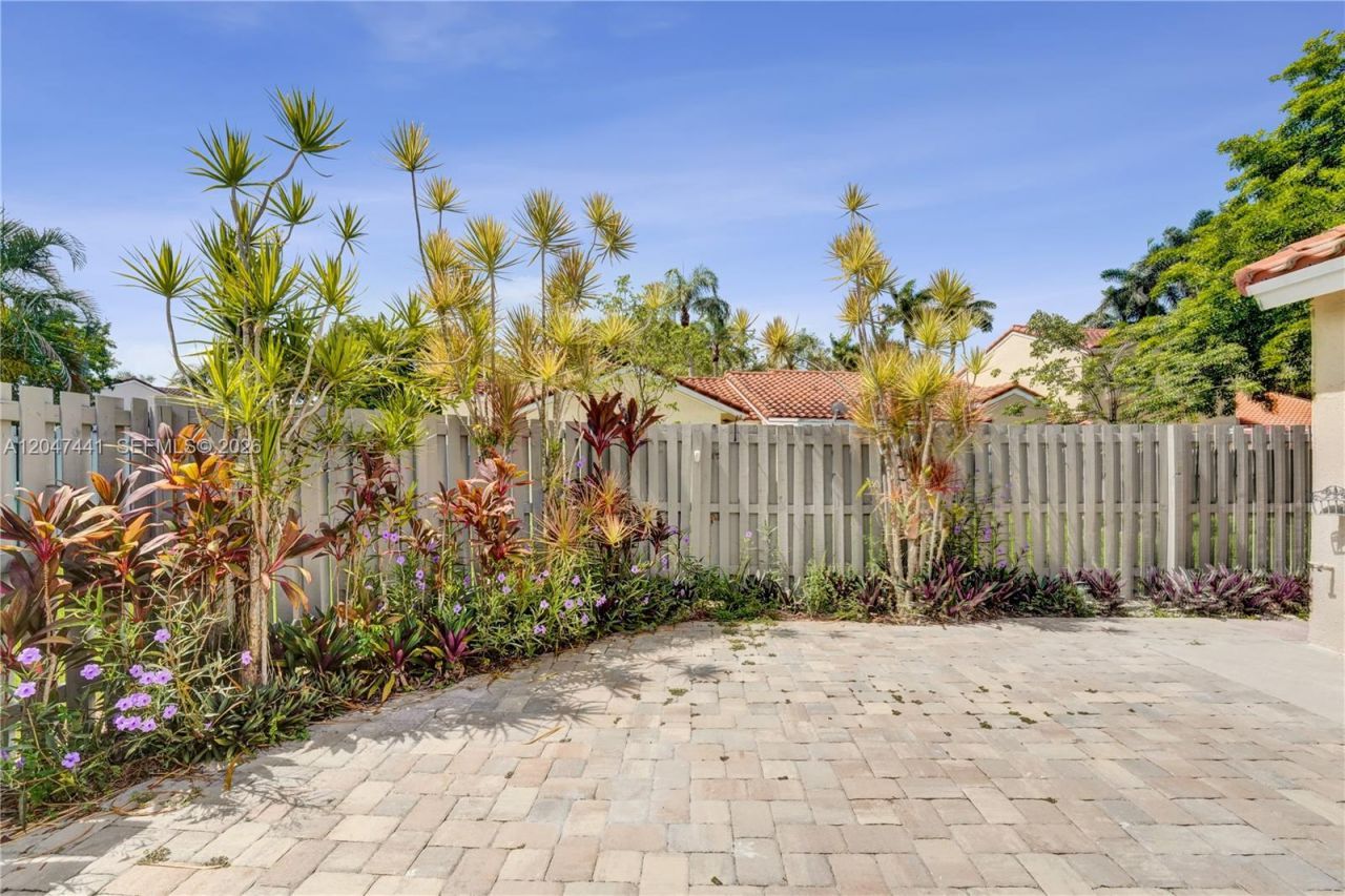 1361 Springside Dr, Unit 3, Weston, FL 33326 Photo