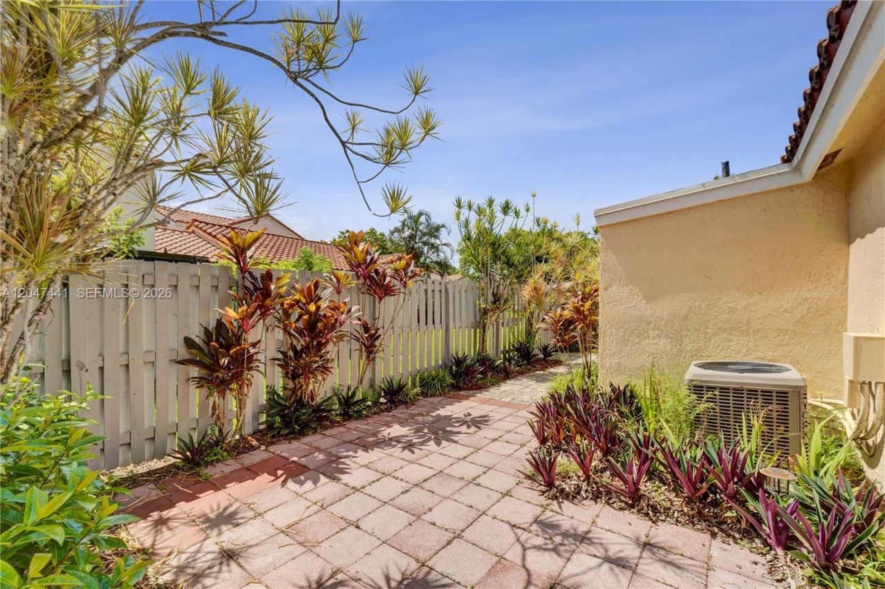 1361 Springside Dr, Unit 3, Weston, FL 33326 Photo