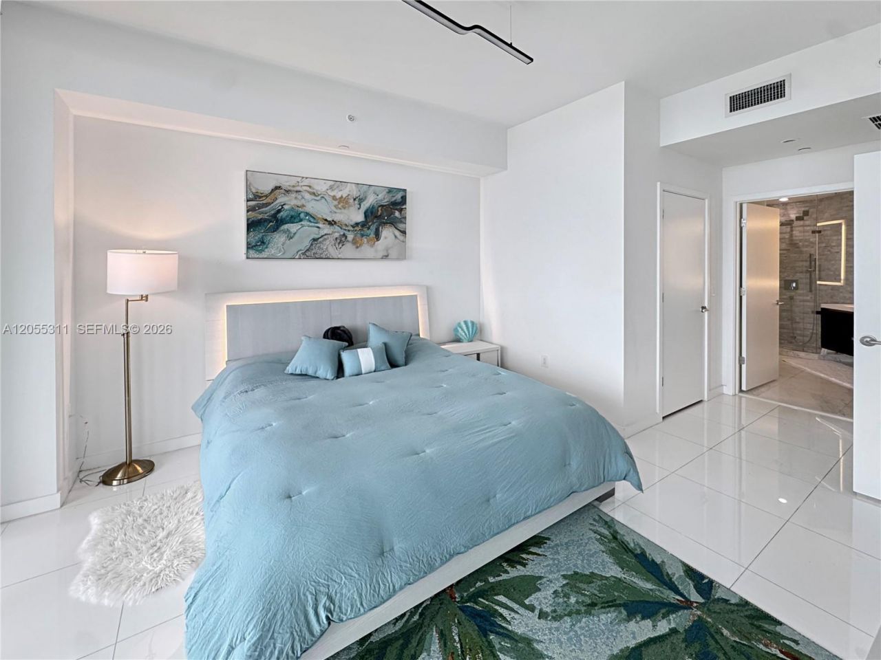 851 NE 1st Ave , Unit 3210, Miami, FL 33132 Photo