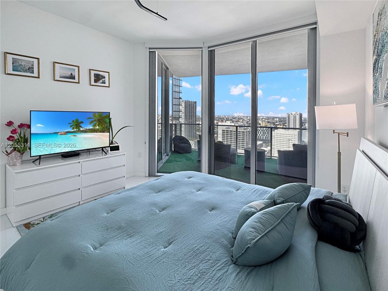 851 NE 1st Ave , Unit 3210, Miami, FL 33132 Photo
