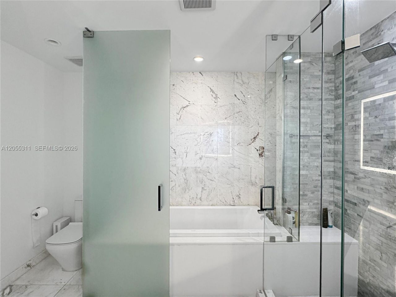 851 NE 1st Ave , Unit 3210, Miami, FL 33132 Photo