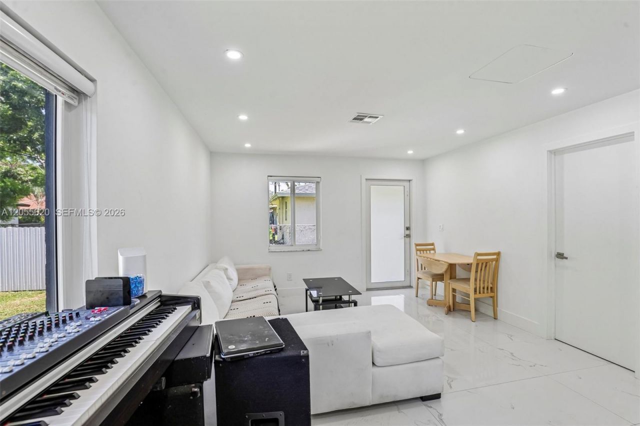 316 N 61st Ave , Hollywood, FL 33024 Photo