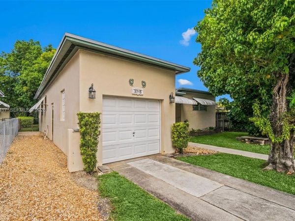 3745 SW 62nd Ct, Miami, FL 33155