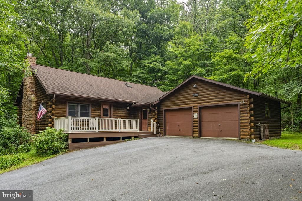 88 FOX ROAD, NEWMANSTOWN, PA 17073