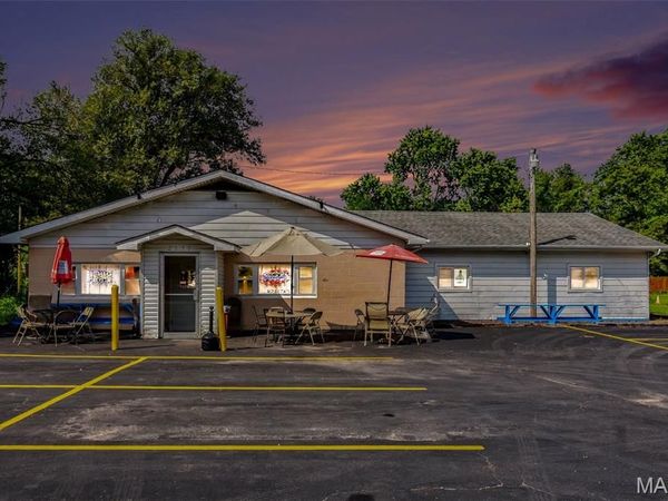 2130 Sandy Ridge Road, Cahokia, IL 62206