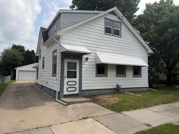 928 HARNEY AVENUE, Oshkosh, WI 54901
