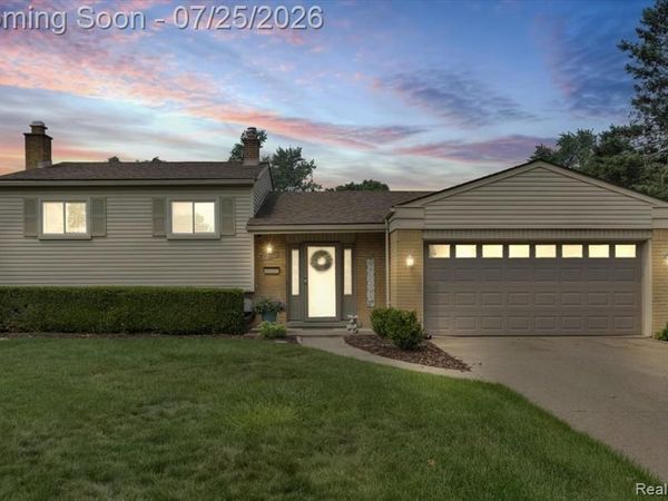 32769 Exeter Court , Warren, MI 48092