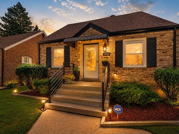 6813 Schneider Avenue , Hammond, IN 46323