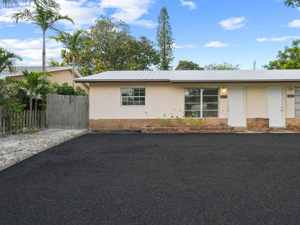 8401 SE Sunset Street, Hobe Sound, FL 33455