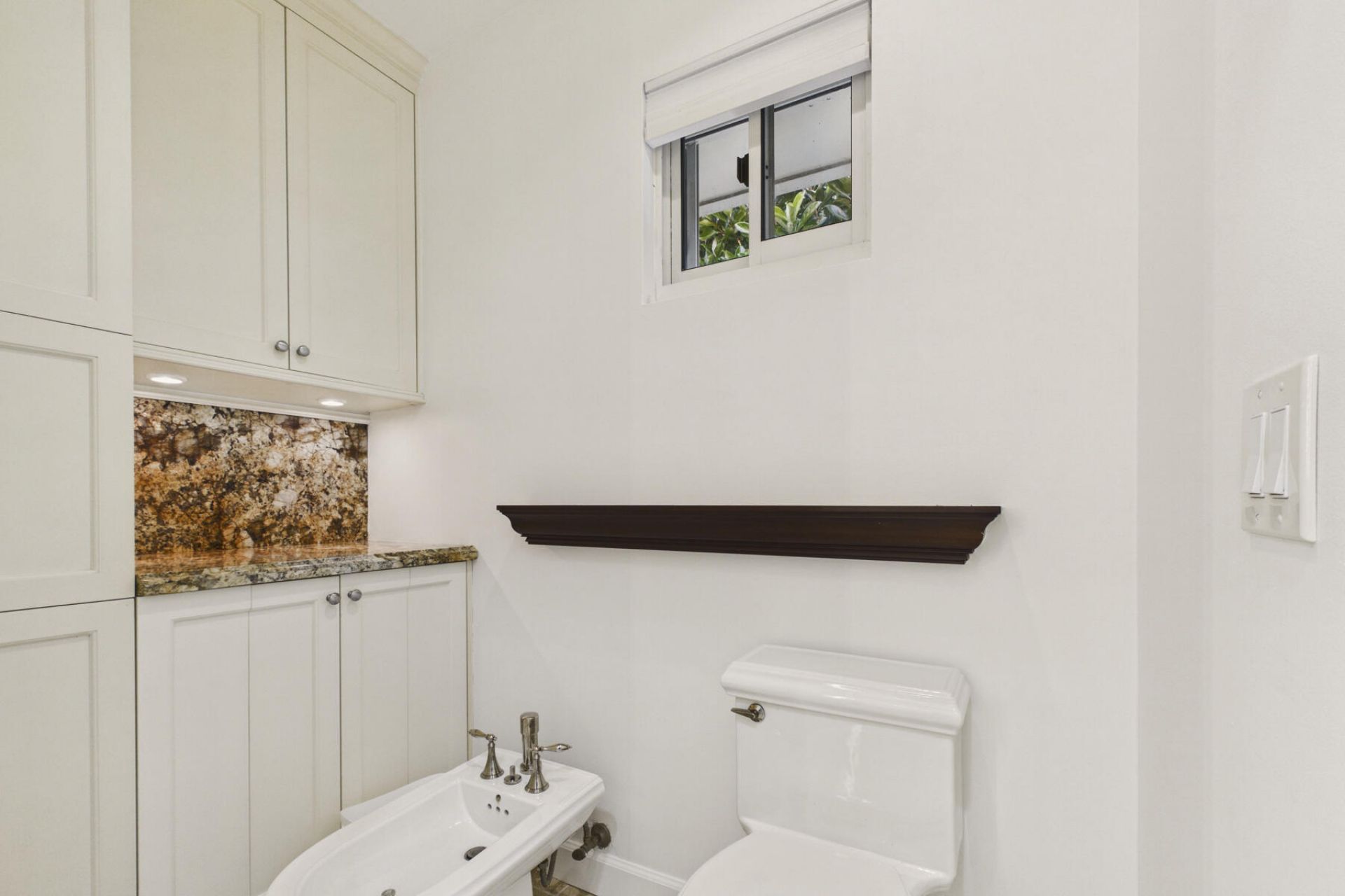 107 Flagler Promenade S, West Palm Beach, FL 33405 Photo