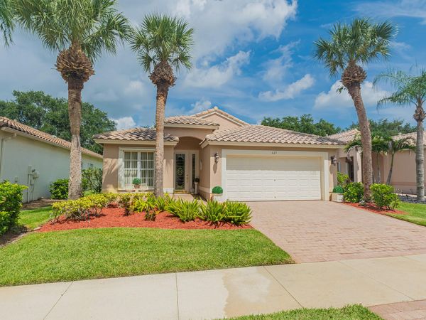 627 NW Whitfield Way, Port St. Lucie, FL 34986